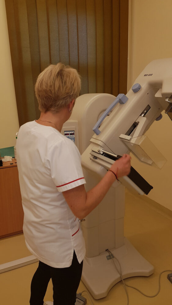 Program special la efectuarea de mamografii. Vezi unde și când
