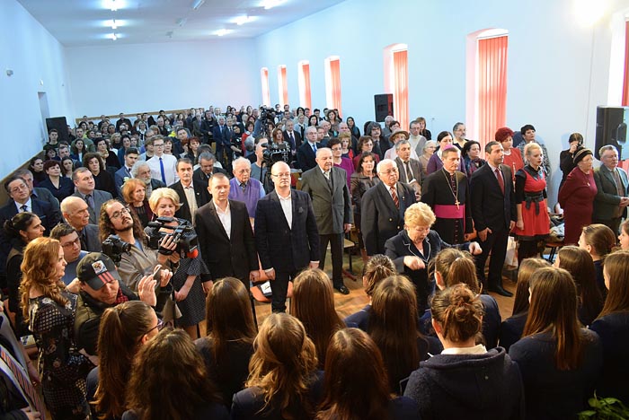 S-a lansat Monografia Colegiului „Ioan Slavici”. Prefectul Darius Filip, prezent la eveniment