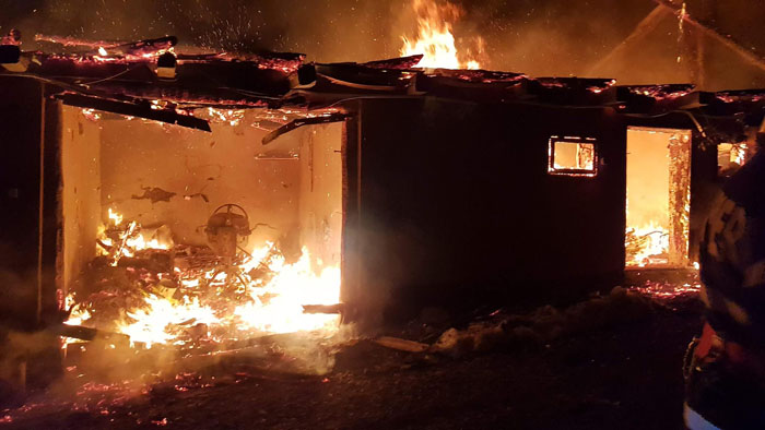 Panică în Huta Certeze. O casă a luat foc (Fotogalerie&video)