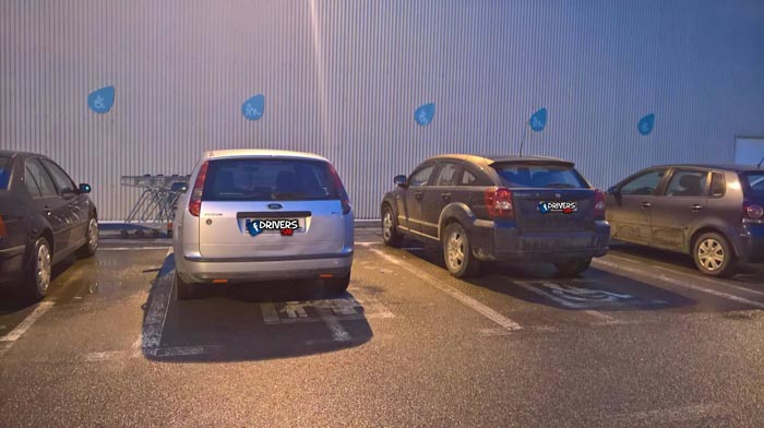Parcări nesimțite la Auchan (foto)