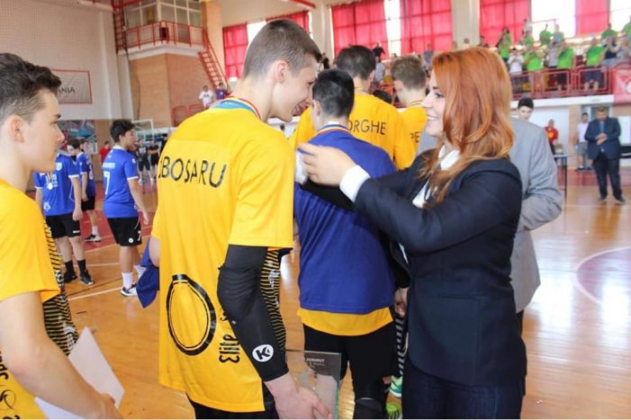 CS Stiinta Bacau, cel mai tare club la handbal ! Ministrul Ioana Bran, la finala competitiei (Foto)