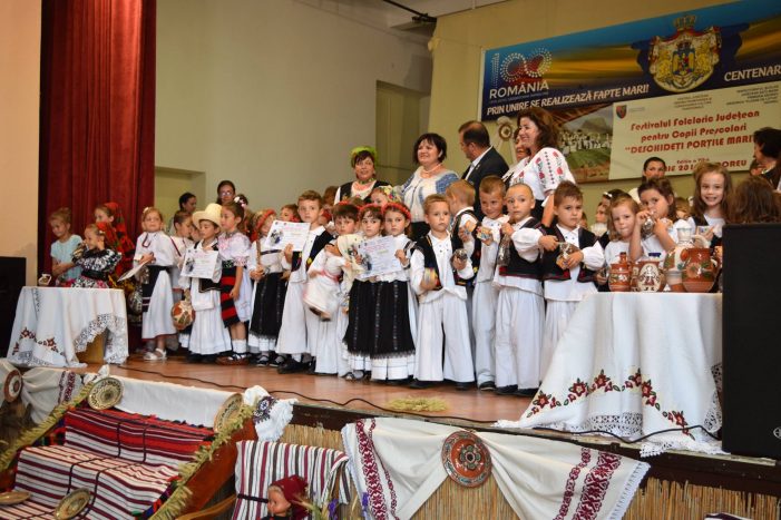 Festivalul Folcloric pentru prescolari si-a desemnat castigatorii. Cine sunt acestia (Foto)