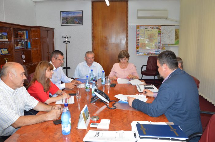 S-a semnat contractul de alimentare cu apă potabilă a zonei turistice Luna Șes