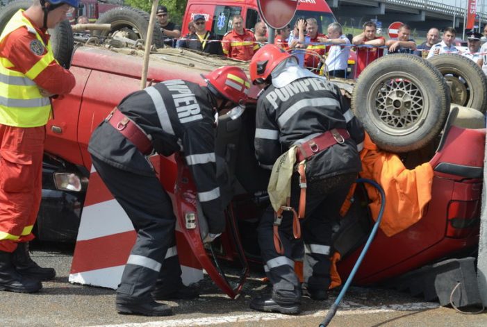 Pompierii satmareni pe podiumul concursului zonal de descarcerare (Fotogalerie)