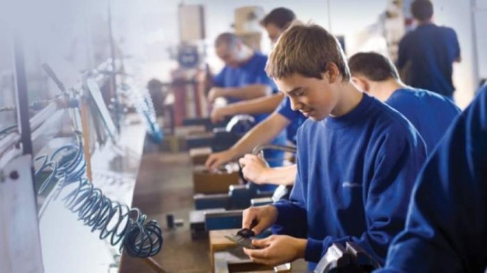 S-a dat startul primei etape de înscriere în învățământul profesional. Lista scolilor profesionale din judet