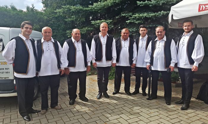 Merita tot respectul ! Avem cel mai bun ansamblu folcloric (Foto)