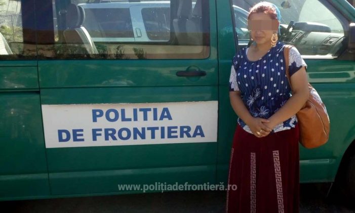 A vrut sa scoata din tara doua minore. Politistii l-au oprit la Petea