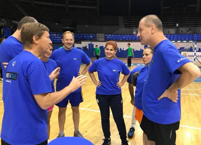 Meci amical. Ministrul Ioana Bran in echipa cu oficialități din lumea sportului european (Fotogalerie)