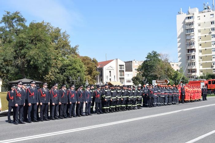 Pompierii fac recrutari. Vezi conditiile