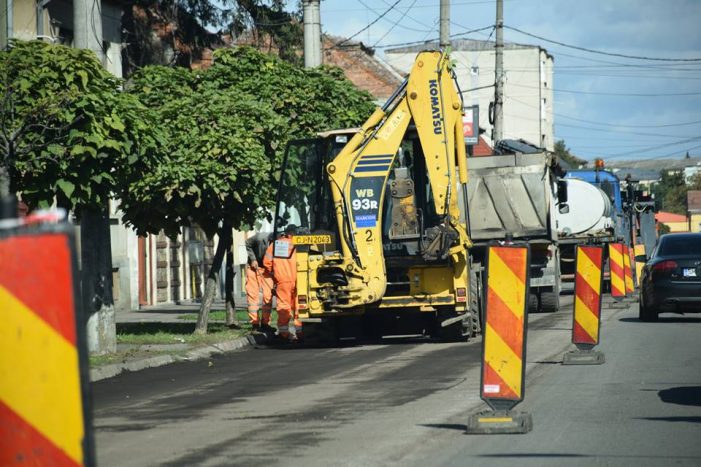 Strada inchisa in municipiul Satu Mare. Se lucreaza (Foto)