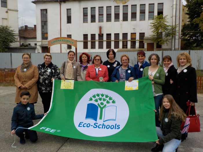Initiativa le-a adus un premiu de excelenta. Mini-gradina botanica la un liceu din Satu Mare