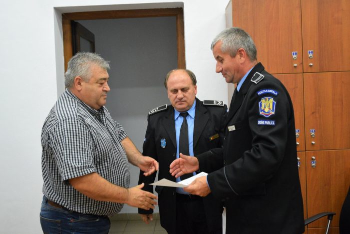 Cei doi politisti locali care l-au prins pe criminal, felicitati (Foto)