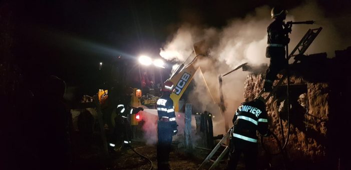 Incendiu la un grajd de animale (Foto)