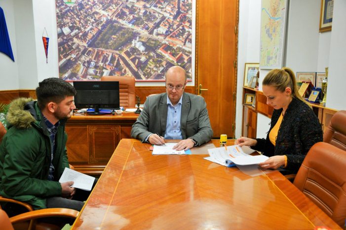 Pista de biciclete, din bani europeni. Primarul a semnat contractul