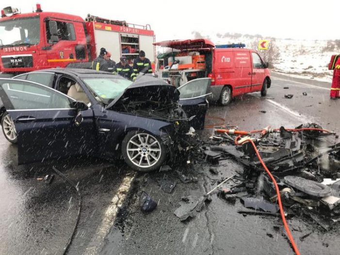 Tragedie la sfarsit de an ! Accident cu un mort si patru raniti (Foto)