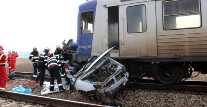 Masina spulberata de tren. O persoana in stare critica