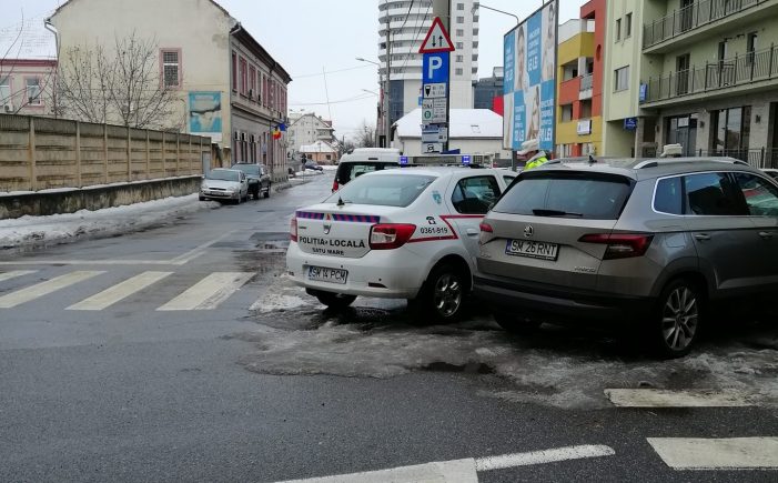 Aplică legea în timp ce o încalcă (Foto)