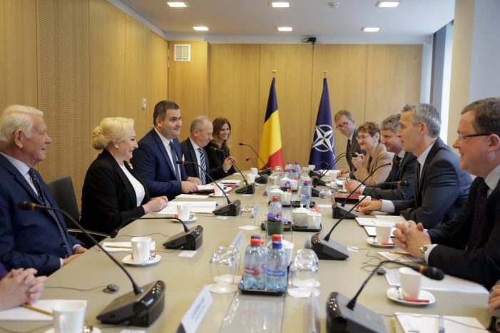 Ministrul Gabriel Les la Bruxelles. S-a intalnit cu secretarul general NATO (Foto)