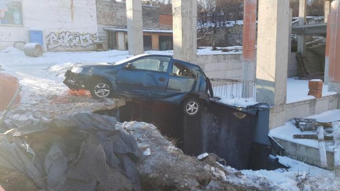 Doamne Fereste ce manevra. Cum sa parchezi peste o „gaura neagra” (Foto)