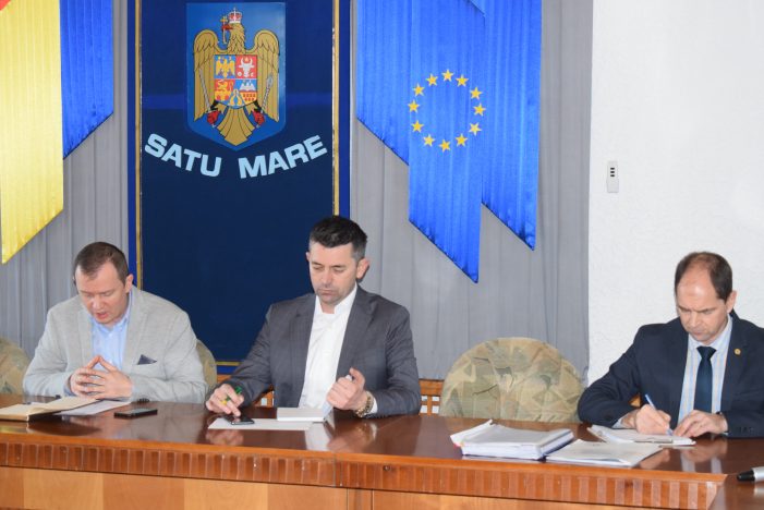 Au batut la usa prefectului. Oamenii cer ajutor