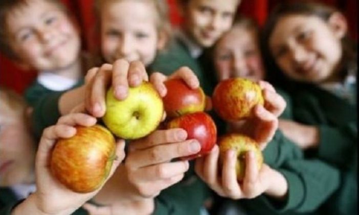 Legea prin care elevii primesc fructe și legume proaspete, adoptată
