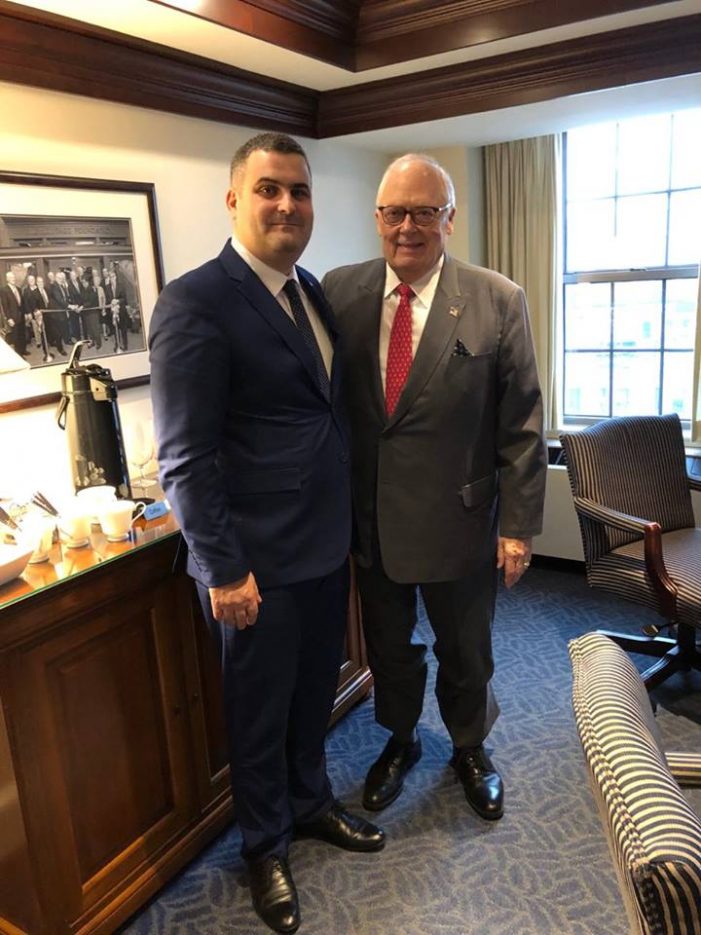 Ministrul Gabriel Leș, întâlnire cu cea mai puternică voce al conservatorismului american (Foto)