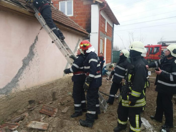 Cos de fum in flacari. Pompierii au intervenit (Foto)