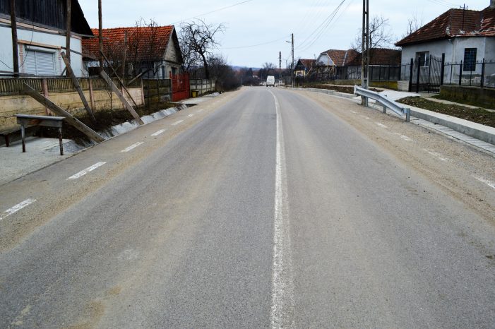 Drum judetean de pamant, transformat complet (Foto)