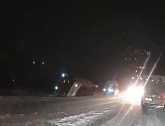 Autocar cu 25 de calatori, rasturnat. 4 raniti (Foto&video)