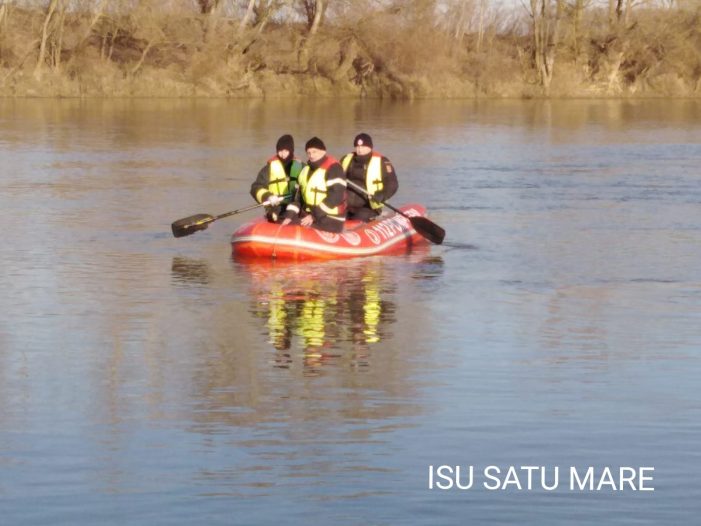 Persoană înecată în Someș. Polițiștii i-au găsit haina pe mal