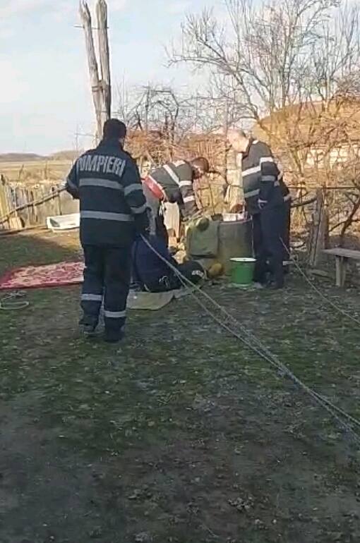 Tragedie în județ. Bărbat găsit mort într-o fântână (Video)