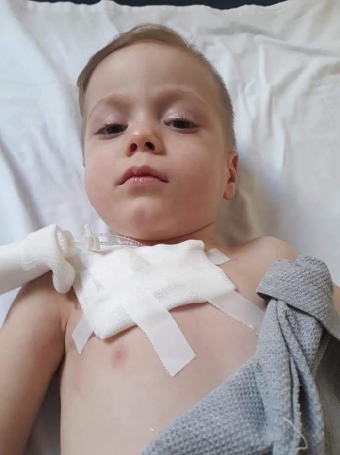 Hai să ajutăm un copilaș de doar 3 ani. Este grav bolnav