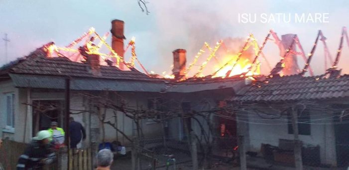 Incendiu devastator. Casă prăpădită de foc (Foto)