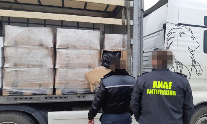 O tonă de tutun, ascunsă printre cutii cu detergenți lichizi