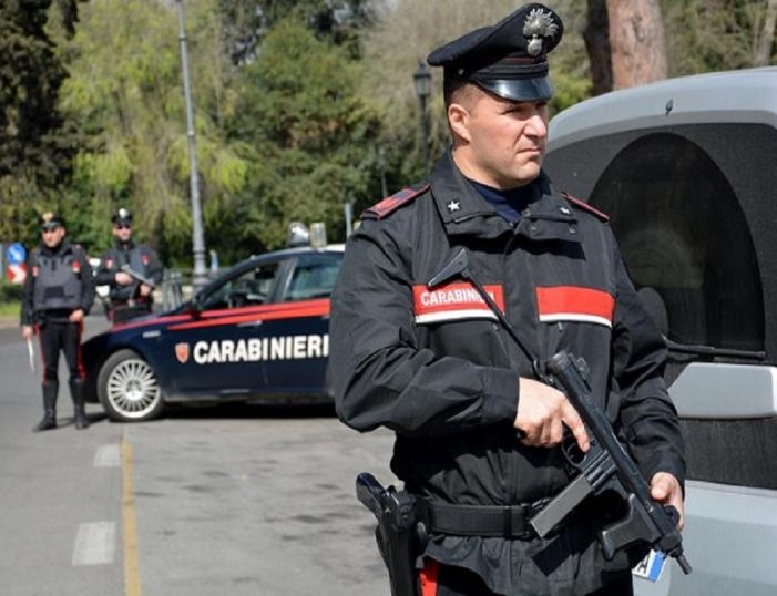 Româncă de 32 de ani găsită moartă în Italia