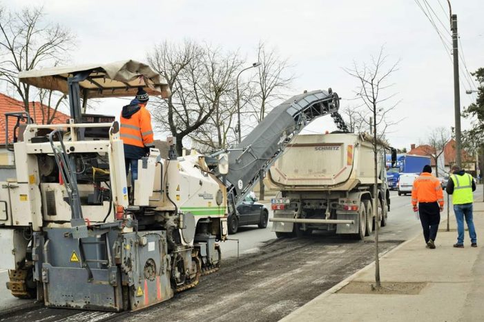 Circulație restricționată ! Se lucrează la drumuri