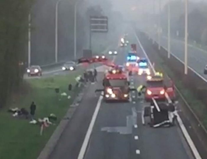 Microbuz cu români, implicat într-un accident în Belgia