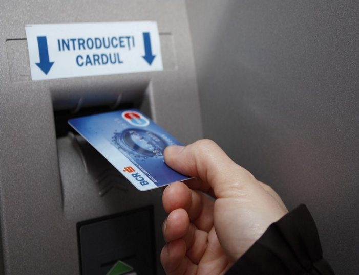 Anunț pentru clienți ! Cardurile BCR nu vor putea fi folosite
