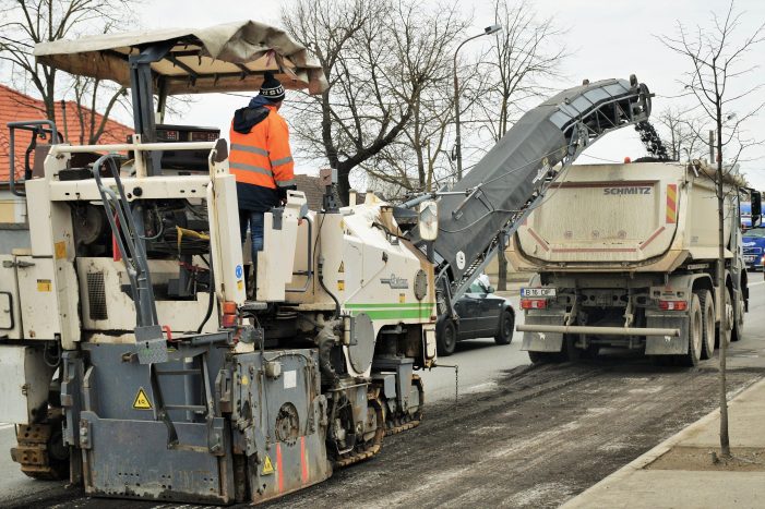 Restricții de circulație în oraș. Se plombează străzile