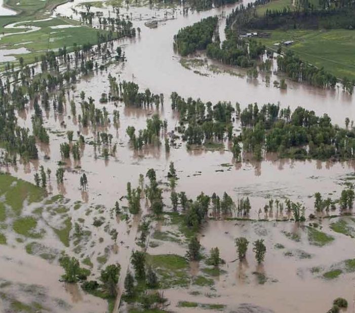 Inundații în Călinești-Oaș ! Risc major în Turț, Gherța Mare, Huta Certeze (FOTO)