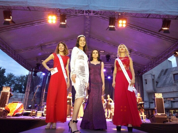 Oglinzi, oglinjoare, cine va fi azi Miss Satu Mare?