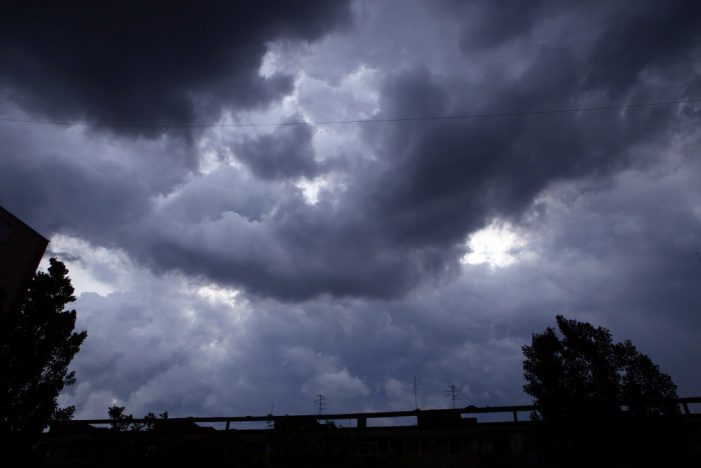 ATENȚIONARE METEO ! Vin noi furtuni și vijelii peste județul Satu Mare