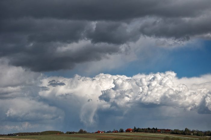 Avertizare meteo! Dinspre Oaș, furtuna vine spre Satu Mare