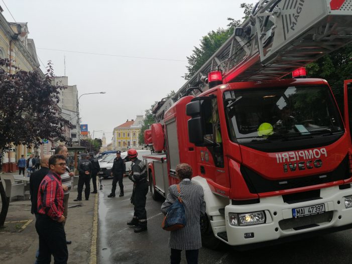 Pericol în plin centrul Sătmarului! Poliția locală a izolat zona (galerie foto)