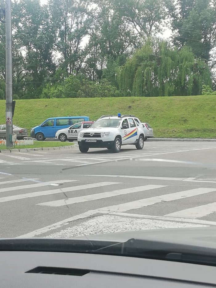 Când șoferii mașinilor parcate aiurea au ”pile”