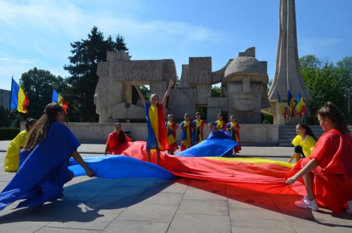 Ziua Drapelului Național va fi sărbătorită și la Carei. Dar care e, de fapt, istoria tricolorului românesc?