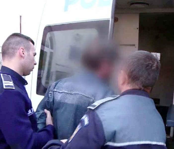 Condamnat pentru infracțiuni rutiere, dat în urmărire generală. Prins de polițiști din Petrești