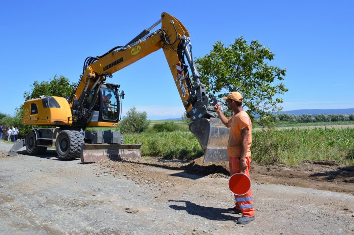 MELCI JUDEȚENI. 9 luni pentru a moderniza un drum de 4,2 km ! Cât costă lălăiala?