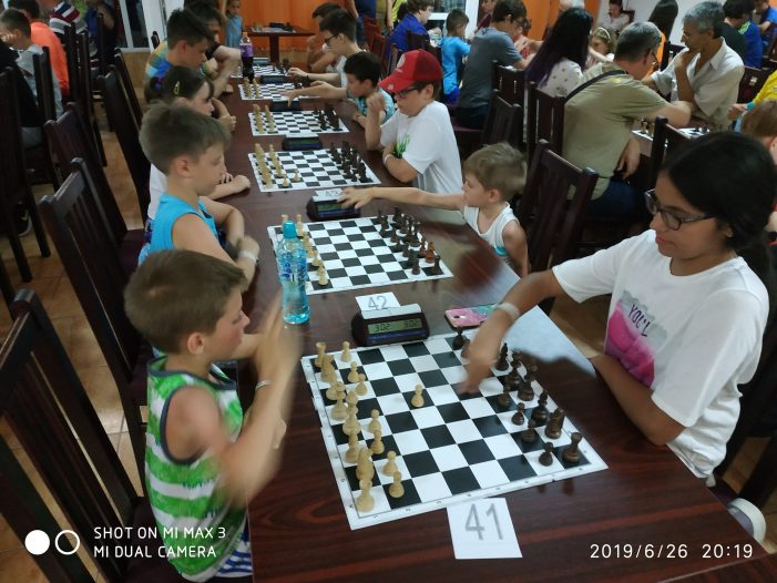 Șahiștii de la CS Voința Satu Mare nu primesc nici un ban de la Direcția Județeană de Sport. Doar ceva cazare (fotodocument)