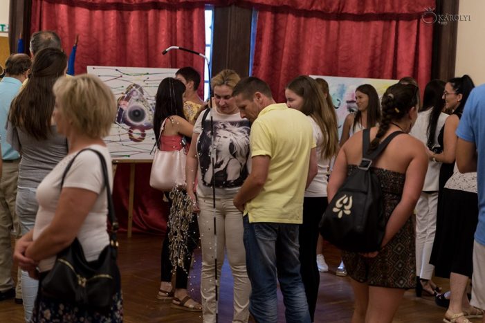 „Fiica și tata”, o nouă expoziție de pictură prin care Careiul își promovează intens artiștii locali (foto)